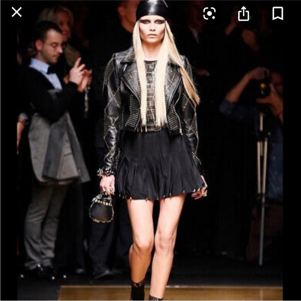 Versace x H&M Elegant Black Pleated Skirt - Picture 3 of 3